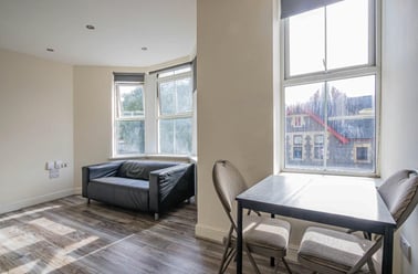 Colum Road, Cathays, Cardiff - Image 2